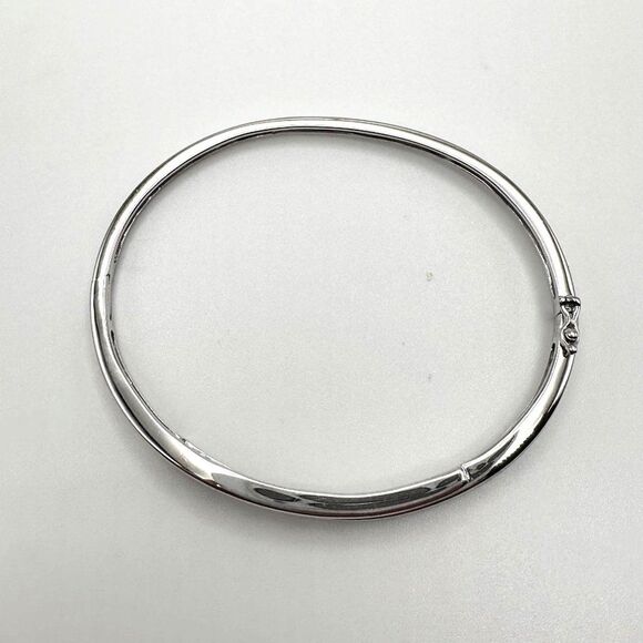 Sterling Silver Diamond Hinged Bangle Bracelet 0.075 TCW - Picture 2 of 9